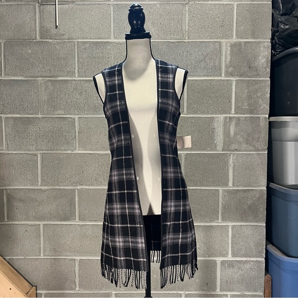 Burberry Irene trench coat. - Picture 9 of 15